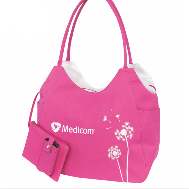 MODEL TYCH TORBY CIESZY SIĘ ZAINTERESOWANIEM BRANŻY MEDYCZNEJ I KOSMETYCZNEJ